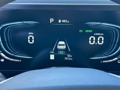 Certified 2025 Kia Niro LX image 24