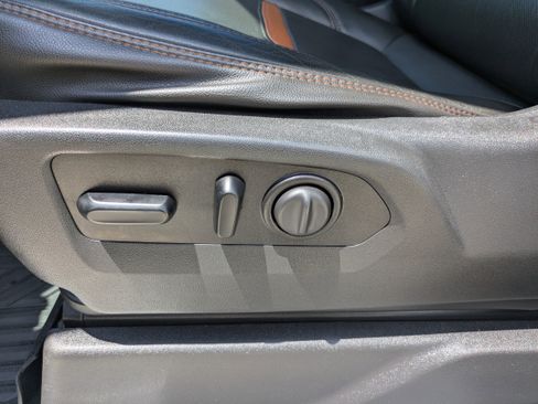 Used 2020 GMC Sierra 1500 AT4 w/ AT4 Premium Package image 9