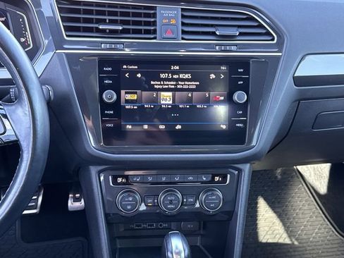 Used 2019 Volkswagen Tiguan SEL Premium R-Line image 16