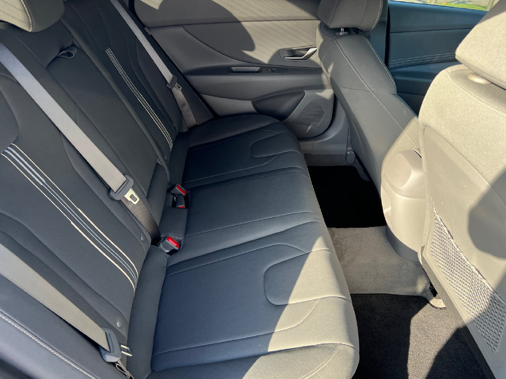 Certified 2025 Hyundai Elantra SEL FWD image 10