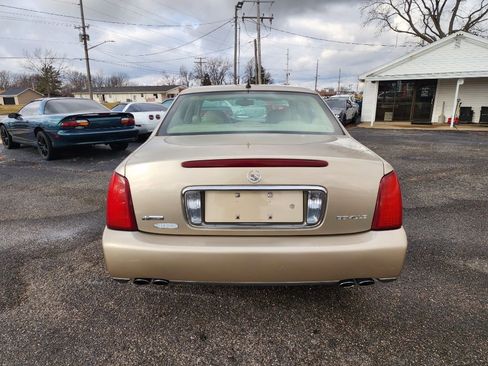 Used 2005 Cadillac De Ville Sedan w/ Equipment Group image 5