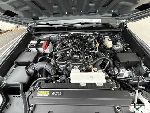 Used 2025 Toyota 4Runner 4WD image 11