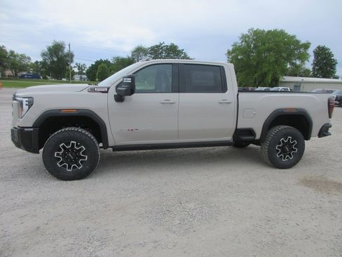 New 2026 GMC Sierra 2500 AT4X AWD/4WD image 9