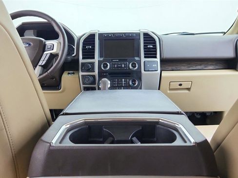 Used 2018 Ford F150 Lariat w/ Equipment Group 502A Luxury image 33