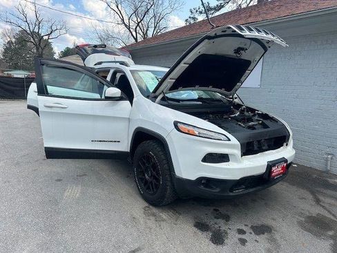 Used 2015 Jeep Cherokee Latitude image 9