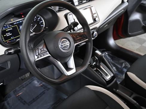 Used 2020 Nissan Versa SV image 12