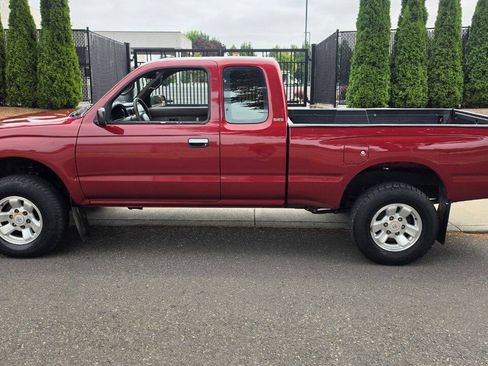 Used 1998 Toyota Tacoma 4x4 Xtracab w/ Convenience Pkg image 8
