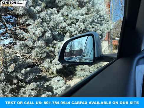 Used 2023 Tesla Model Y Performance image 18