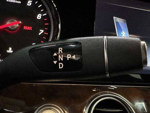 Used 2017 Mercedes-Benz E 400 4MATIC Wagon image 34
