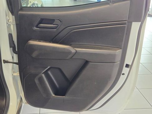 Used 2025 Chevrolet Colorado W/T AWD/4WD image 9