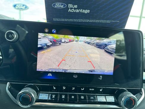 Used 2024 Chevrolet Colorado Z71 w/ Z71 Convenience Package 2 AWD/4WD image 25