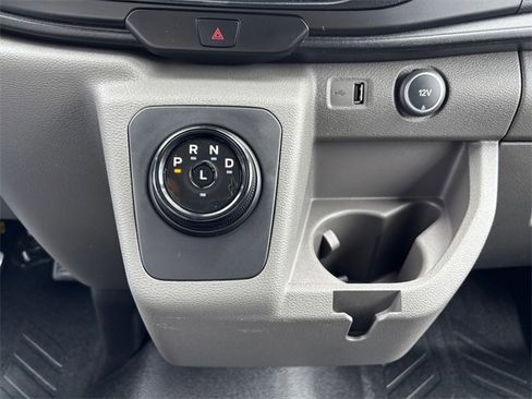 Used 2022 Ford E-Transit Medium Roof image 19