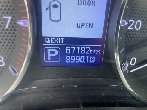 Used 2020 Nissan Armada SL w/ Premium Package image 12