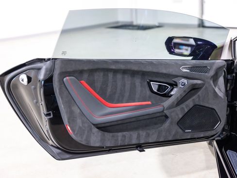 Used 2024 Lamborghini Huracan Tecnica RWD image 30