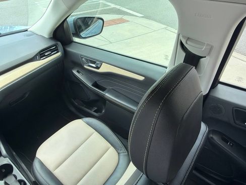 Certified 2022 Ford Escape Titanium w/ Titanium Elite Package FWD image 18