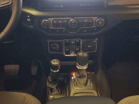 New 2026 Jeep Gladiator Sport AWD/4WD image 17