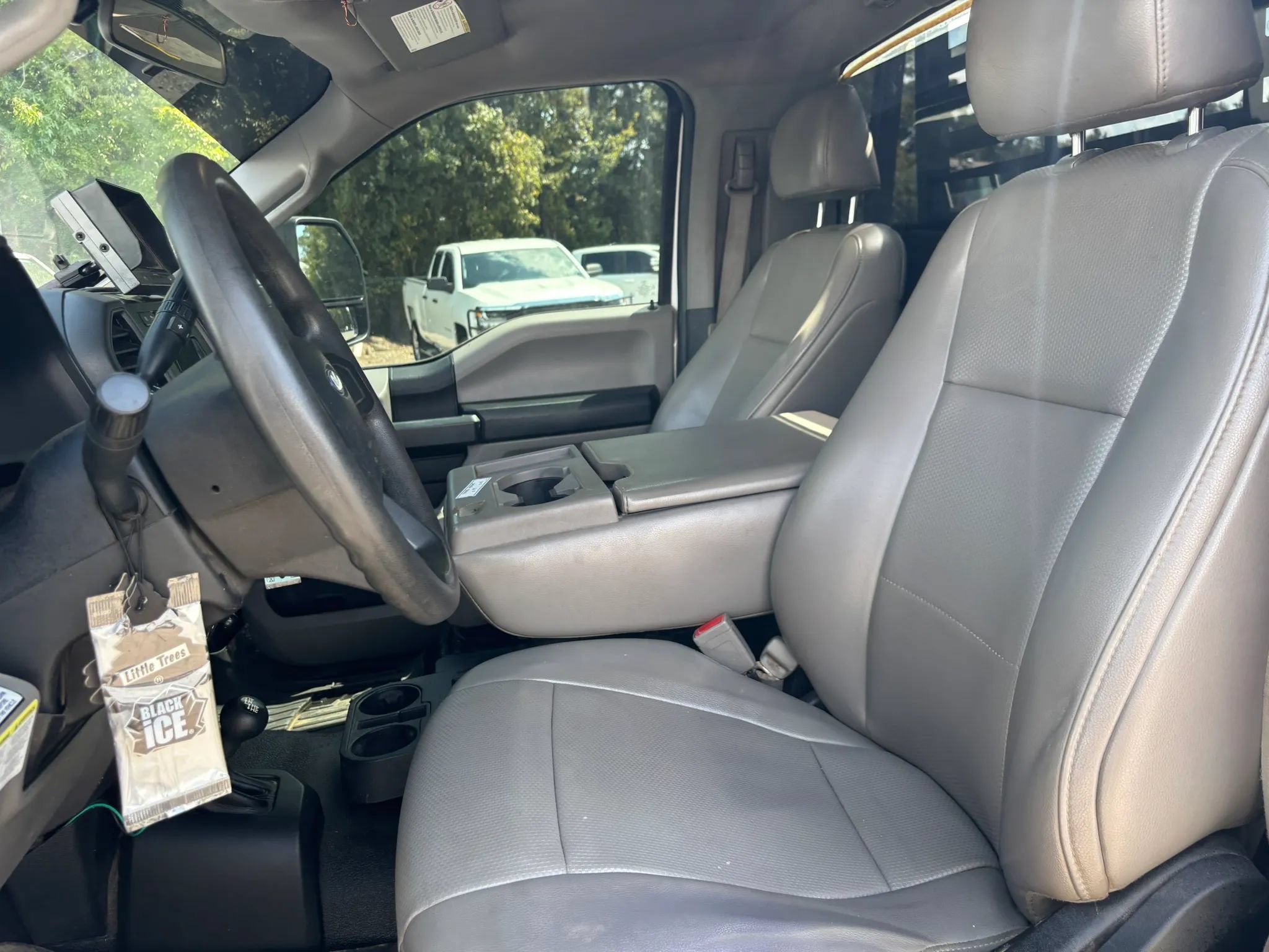 Used 2019 Ford F550 4x4 Regular Cab Super Duty image 15