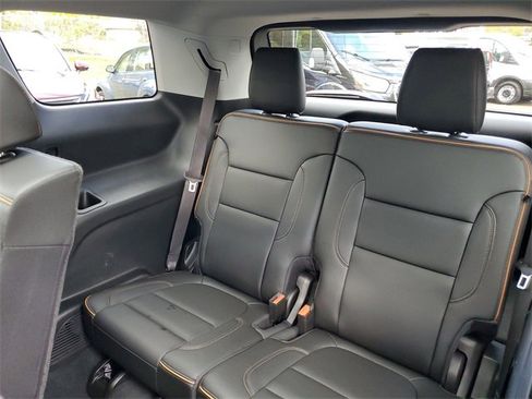 Used 2022 GMC Acadia AT4 w/ Technology Package image 27