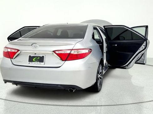 Used 2015 Toyota Camry XSE FWD image 18
