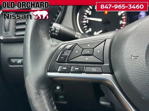 Used 2018 Nissan Rogue SV image 17