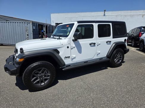 Used 2026 Jeep Wrangler Unlimited Sport AWD/4WD image 3