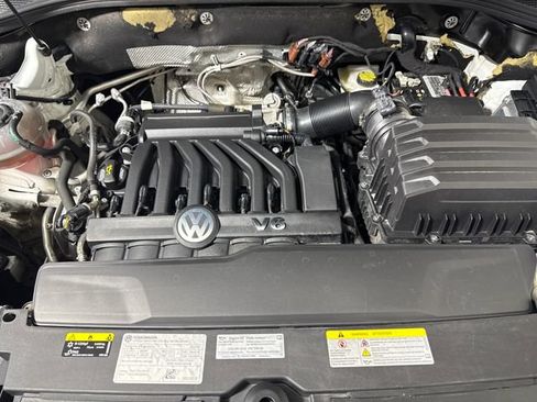 Used 2023 Volkswagen Atlas SEL R-Line AWD/4WD image 47
