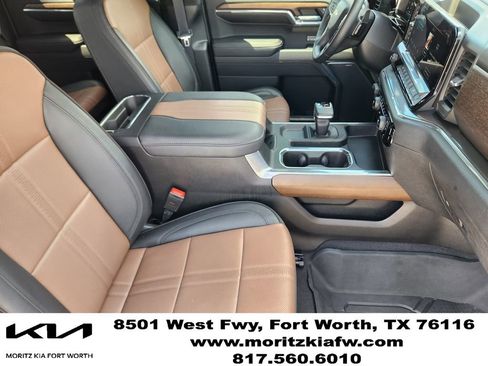 Used 2023 Chevrolet Silverado 1500 High Country w/ High Country Premium Package AWD/4WD image 13