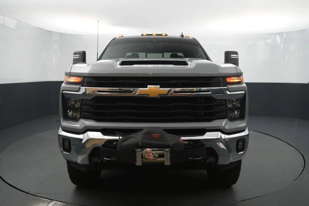 Used 2024 Chevrolet Silverado 2500 LT AWD/4WD image 8