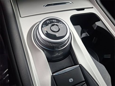 Used 2022 Ford Explorer XLT image 10