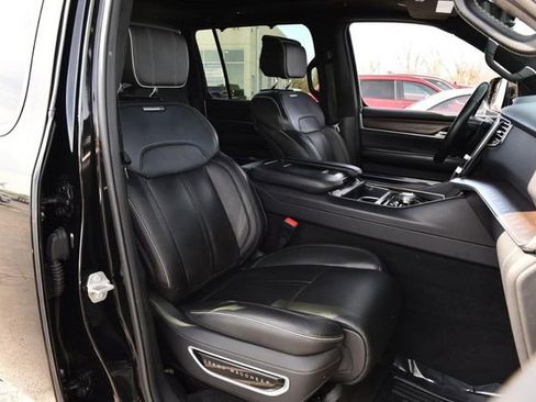 Used 2023 Jeep Grand Wagoneer Series II image 26