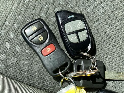 Used 2011 Suzuki Equator RMZ-4 AWD/4WD image 28