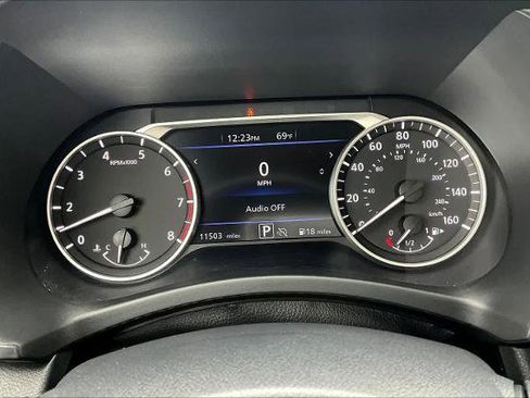 Certified 2025 Nissan Sentra SV image 24