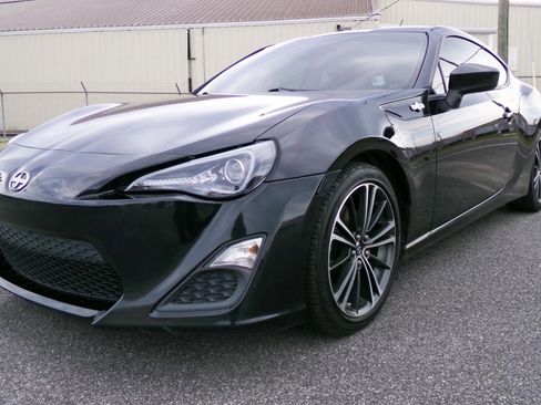 Used 2013 Scion FR-S RWD image 1