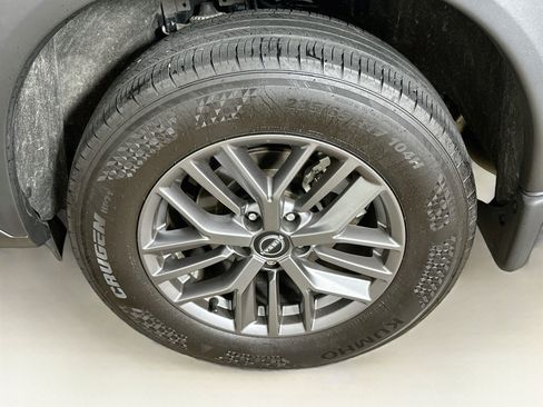 Used 2023 Nissan Rogue S AWD/4WD image 11