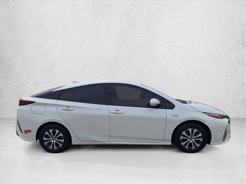 Used 2020 Toyota Prius Prime XLE image 4