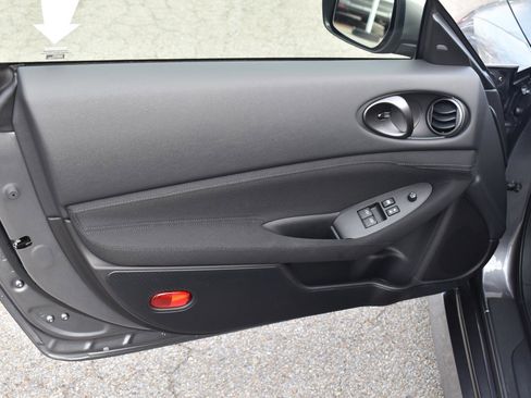 Used 2026 Nissan Z Sport w/ Floor Mat Package RWD image 17