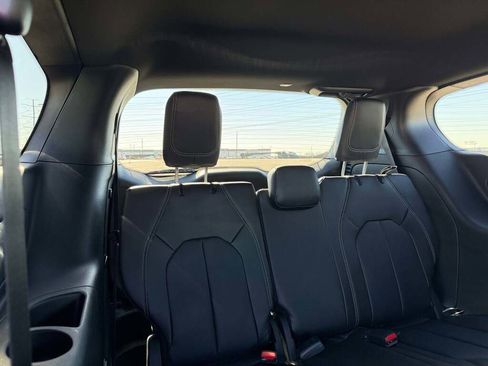 New 2026 Chrysler Pacifica Select image 37
