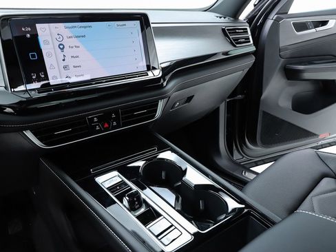 New 2026 Volkswagen Atlas Cross Sport SE image 23