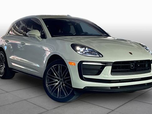 Used 2024 Porsche Macan AWD/4WD image 2