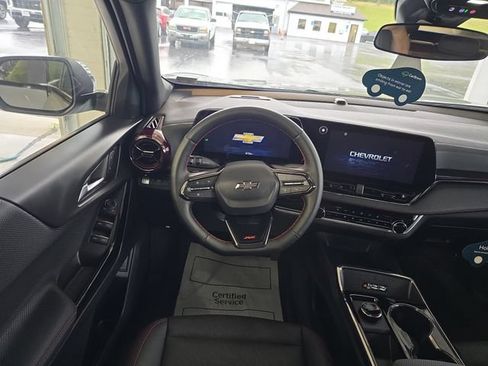 Used 2025 Chevrolet Equinox RS FWD image 12
