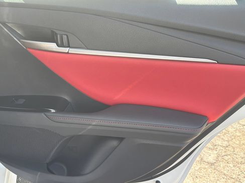 New 2026 Toyota Camry Hybrid FWD image 16