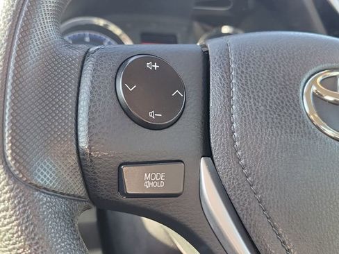 Used 2017 Toyota Corolla LE image 25