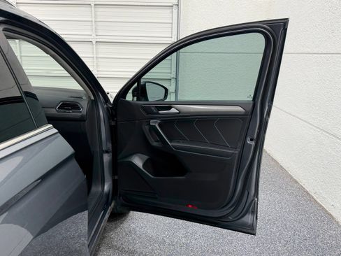 Used 2023 Volkswagen Tiguan SE FWD image 23