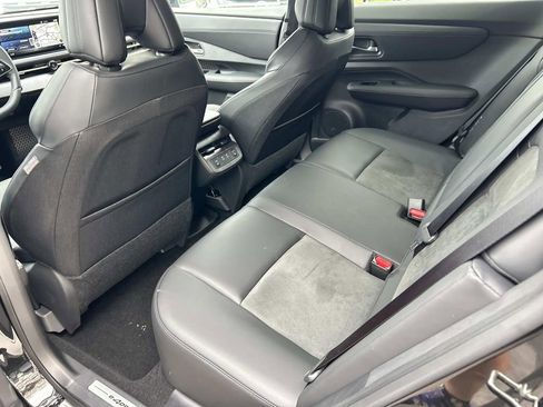 New 2025 Nissan Ariya AWD image 19
