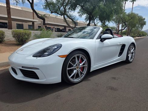 Used 2019 Porsche 718 Boxster S RWD image 3