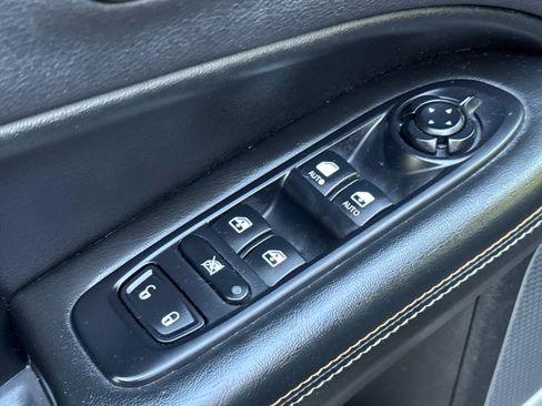 Used 2018 Jeep Compass Latitude AWD/4WD image 14