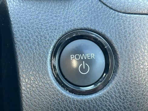 Used 2025 Toyota Camry LE image 11