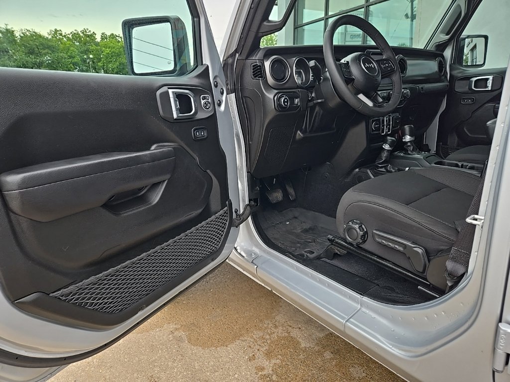 Used 2023 Jeep Gladiator Sport AWD/4WD image 35