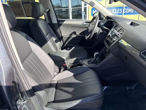 Used 2023 Volkswagen Tiguan SE image 34