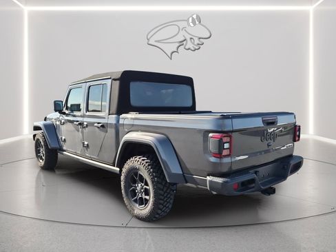 Used 2024 Jeep Gladiator Sport image 4